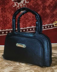 Premium Black Shimmer Handbag - Stylish & S Fully