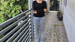 Black top for women