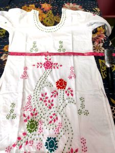 Embroidered White Kurti