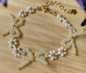 Daisy Bow Beaded Bracelet