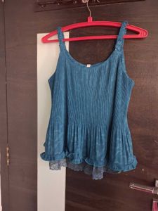 Chic Teal Pleated Tank Top with Lace Trim