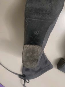 Suede boots