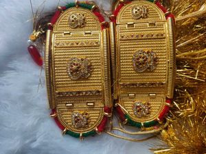 Exquisite Gold Bangle Bracelet