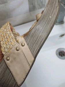 Woman Cheppal 38 Size Good Condition. High Heels