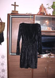 Elegant Black Velvet Mini Dress