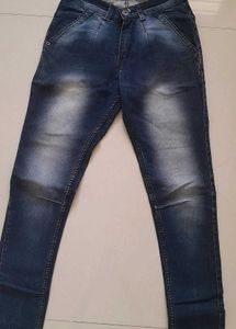Stylish Dark Wash Relaxed Fit Jeans