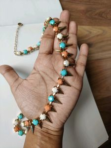 Neckpiece