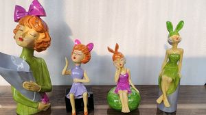 Set Of Girls Statue