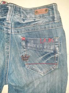 🤍 Y2K Inspired Style Vintage Blue Denim Capri