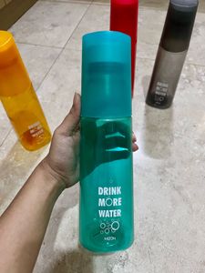 Set of 4 MILTON Water Bottles with Glass