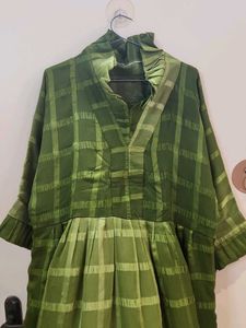 Elegant Green Checkered Ethnic Gown