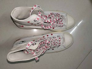 white sneakers 🎀