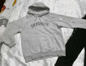 Very Beautiful Woolen Hoddie With Beautful Lower