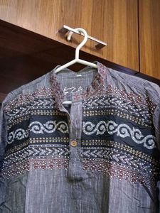 Embroidered Grey Kurta