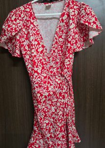 Chic Red Floral Wrap Dress