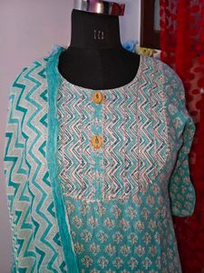 Beautiful Teal &amp; White Kurta Set