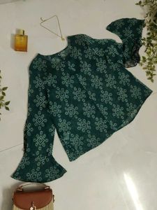 Green top with Bell Sleeves🌿✨
