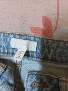 H&amp;M Women's Light Wash Mom Jeans