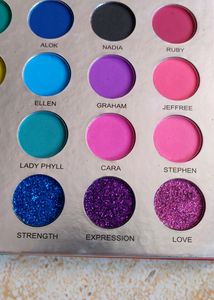 PROUD : Foo Faced eyeshadow Palette 😍✨