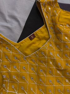 Elegant Yellow Ethnic Gown