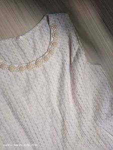 Elegant White Sleeveless Dress