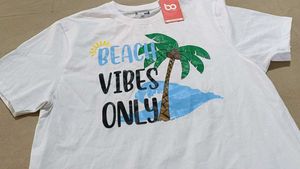Beach Vibes Graphic Tee, M Size