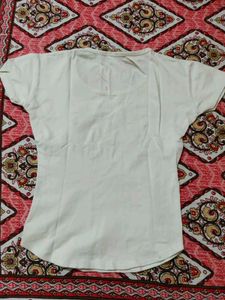 Levi's Cream T-Shirt