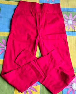 Comfortable Black and res pent with pocket