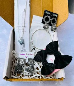 Jewelry Gift Set - Necklace, Earrings, Bracelet