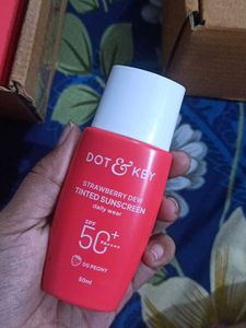 Dot &amp; Key Strawberry Dew Tinted Sunscreen