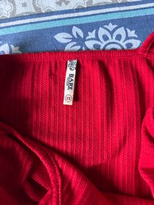 Chic Red Ruffle Sleeve Tie-Front Top xs
