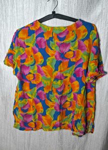 Vibrant Floral Print Short Sleeve Top