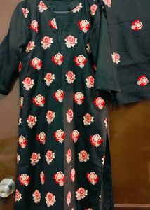 Black Woolen Kurta With matching Stool