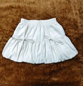 White mini bubble skirt .