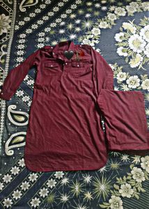 Maroon Men's Collar Kurta – Excellent ConditionDes