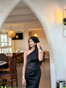 Elegant Black One-Shoulder Dress