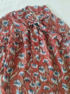 Chic Floral Print Blouse with Bow Detail