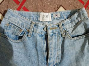 Distressed Wide Leg Jeans