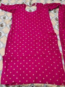 Elegant Pink Kurta Set with Golden Prints