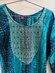 Embroidered Blue &amp; Green Kurta