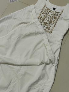 Elegant White Embroidered Kurta