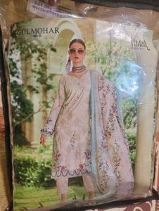 Grab Fast Sale😱😱Pakistani suits Avai