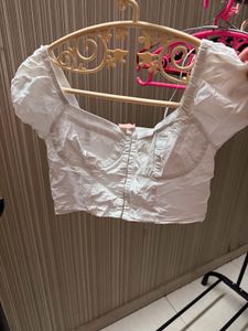 Chic White Puff Sleeve Crop Top