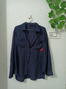 It's A beautiful Shirt N Very Easy To Wear