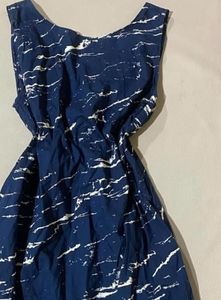 Chic Navy &amp; White Print Dress