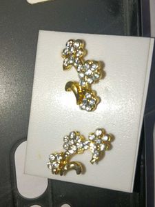 Sparkling Gold Tone Flower Earrings