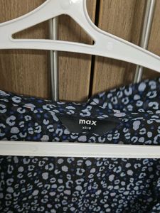 Chic Printed V-Neck Long Sleeve Top