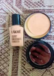 Llakme matte foundation and compact