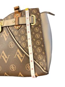 NEW Adrienne Vittadini  tote bag