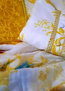 beautiful  ⭐ lace detail pakistani Suite